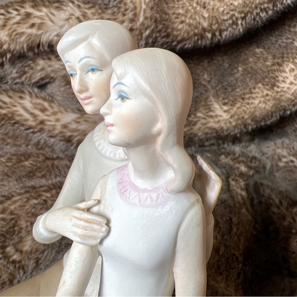 VTG Figurine Boy and Girl on a Barrel, RARE MADE IN JAPAN 8”H - Picture 8 of 9